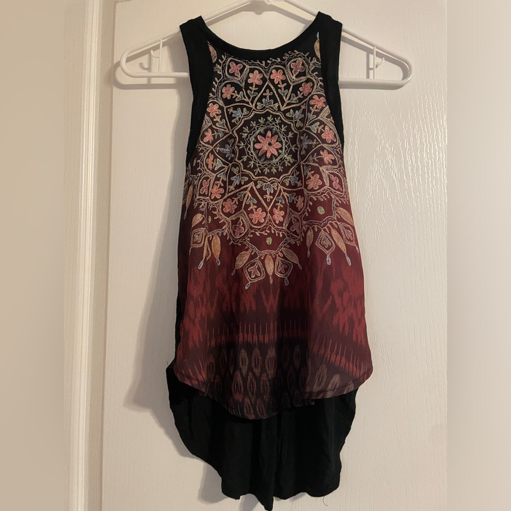 Hollister Tank Top Womens XS Black Red Excellent Mandala‎ High-Low Racerback